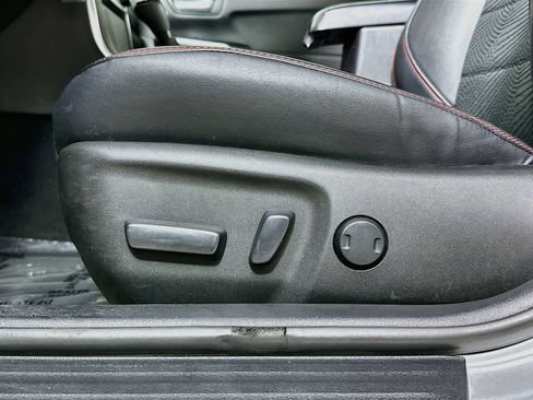 Used 2017 Toyota Camry SE FWD image 22