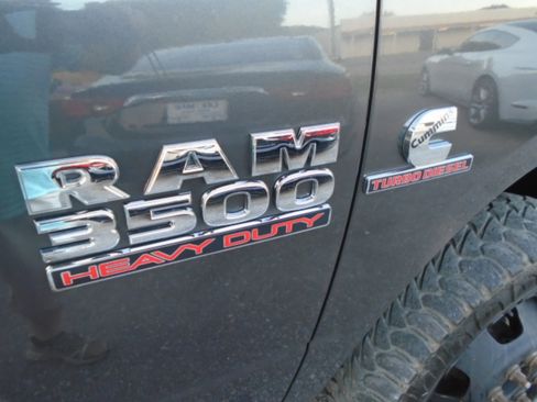 Used 2018 RAM 3500 Tradesman w/ Chrome Appearance Group image 21