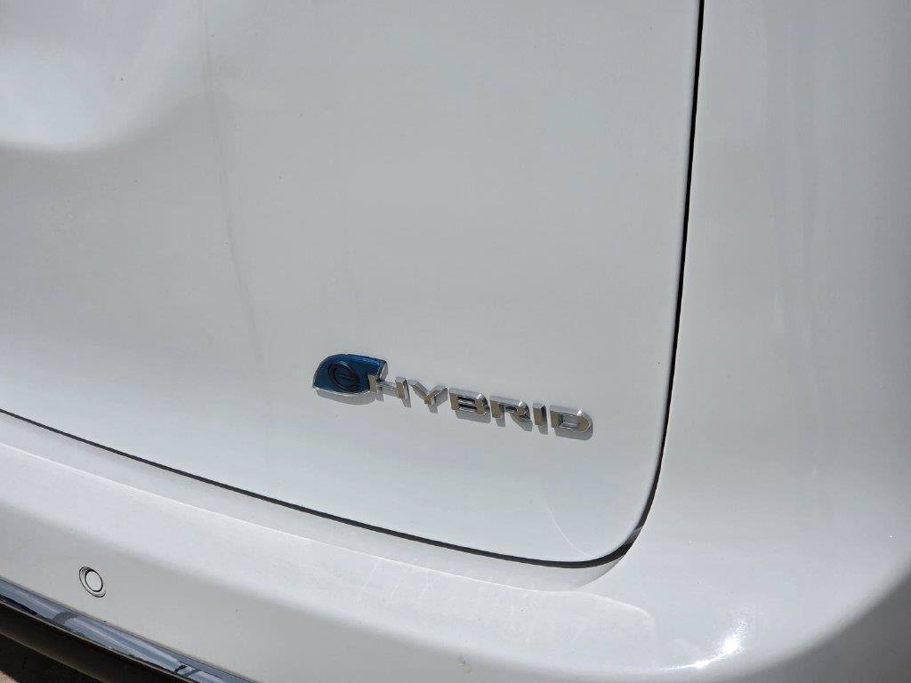 Used 2023 Chrysler Pacifica Limited FWD image 7