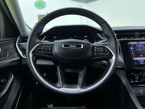 Used 2022 Jeep Grand Cherokee Limited AWD/4WD image 21