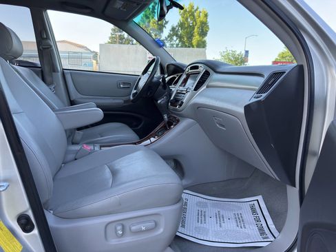 Used 2007 Toyota Highlander Limited AWD/4WD image 12