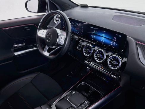 Used 2022 Mercedes-Benz GLA 250 image 16