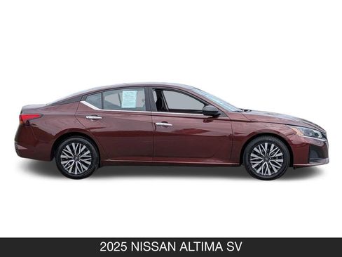 Used 2025 Nissan Altima 2.5 SV FWD image 6