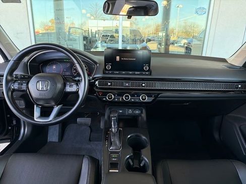 Used 2024 Honda Civic EX-L image 12