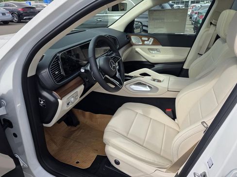 New 2026 Mercedes-Benz GLS 450 4MATIC image 23