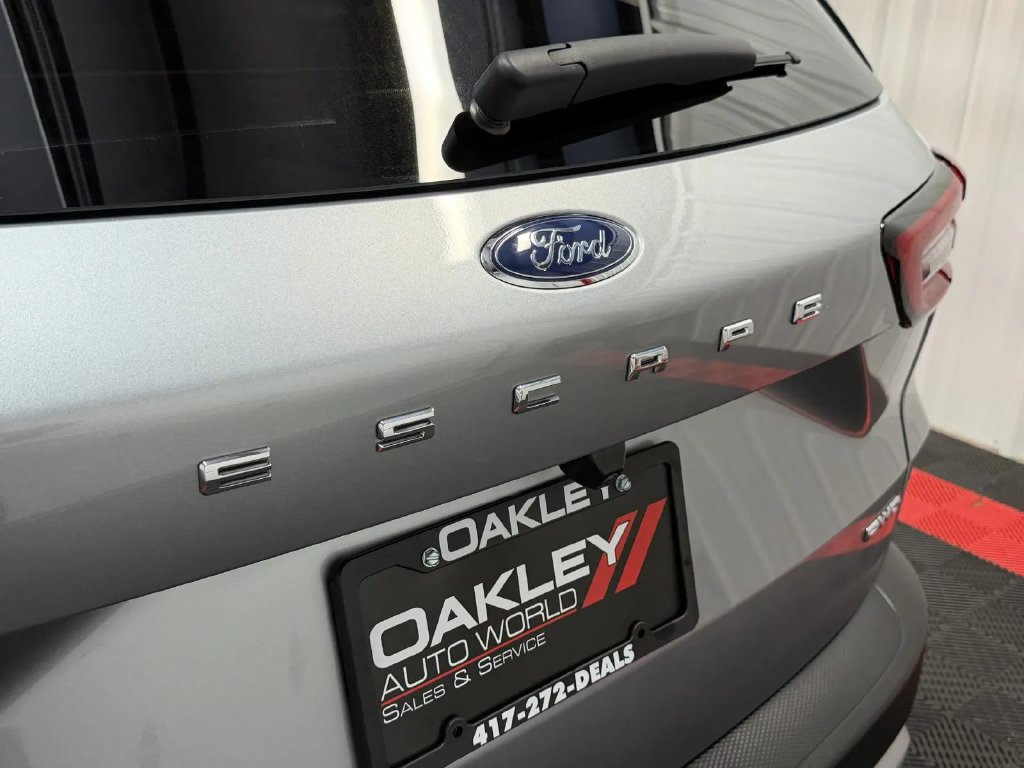 Used 2023 Ford Escape Platinum AWD/4WD image 15
