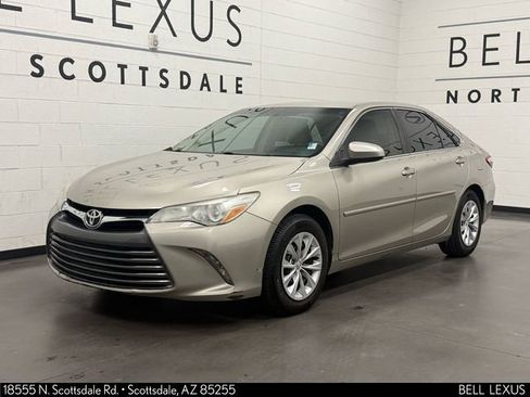 Used 2016 Toyota Camry LE image 9