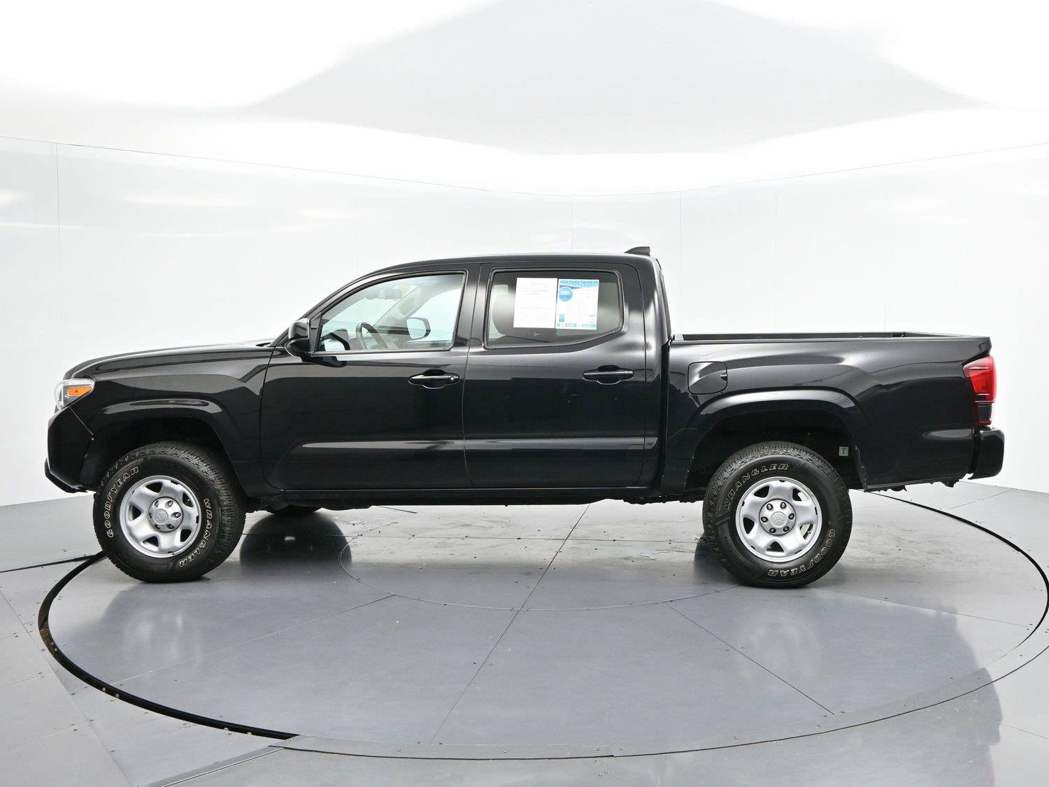 Used 2023 Toyota Tacoma SR w/ SR Convenience Package RWD image 4
