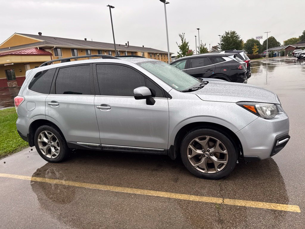 Used 2018 Subaru Forester 2.5i Touring AWD/4WD image 3