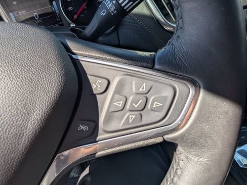 Used 2018 Chevrolet Equinox Premier FWD image 17