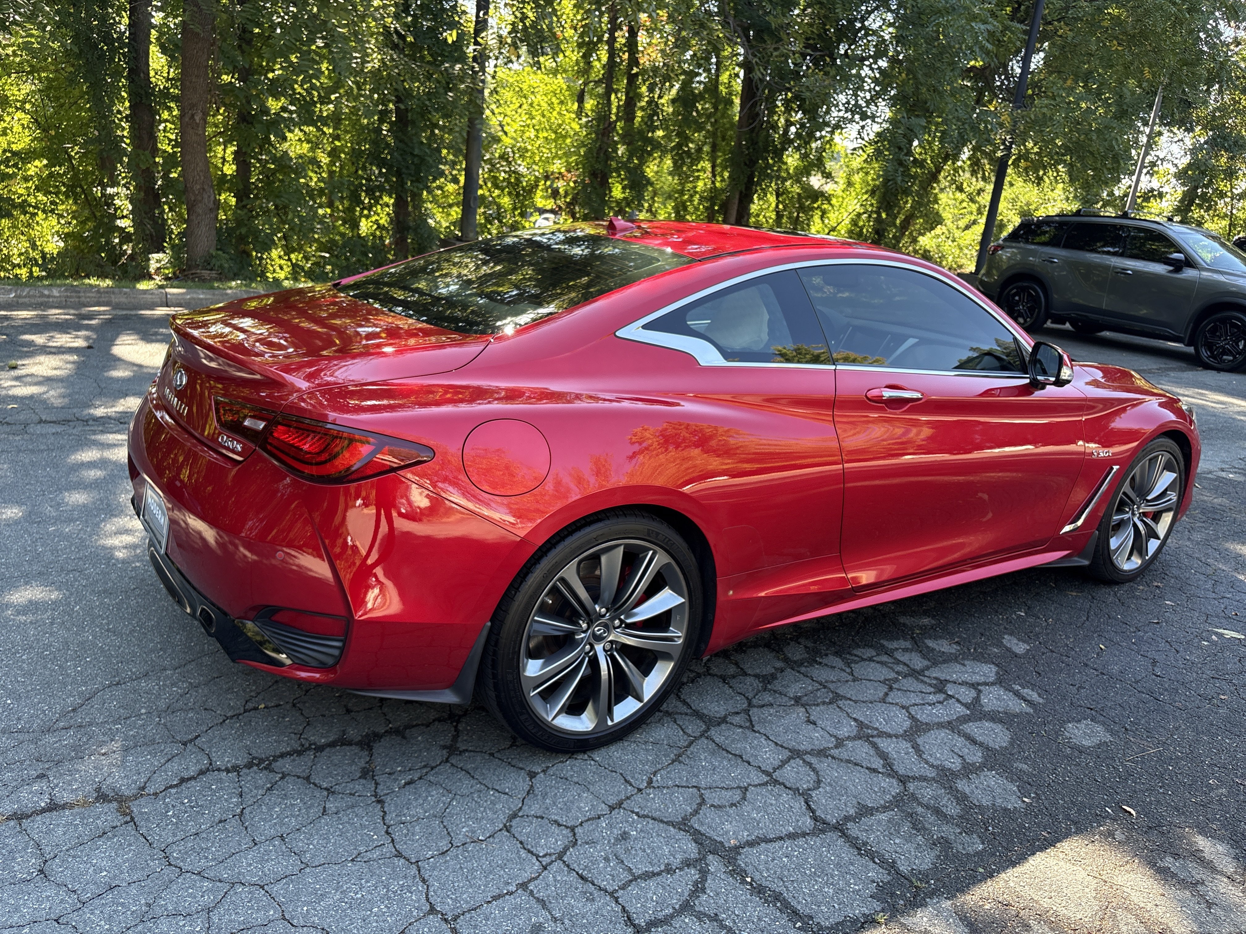 Used 2018 INFINITI Q60 Red Sport 400 AWD/4WD image 5