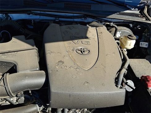 Used 2020 Toyota Tacoma SR image 28