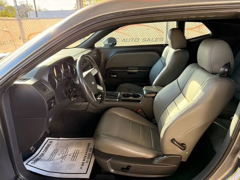 Used 2010 Dodge Challenger R/T image 18