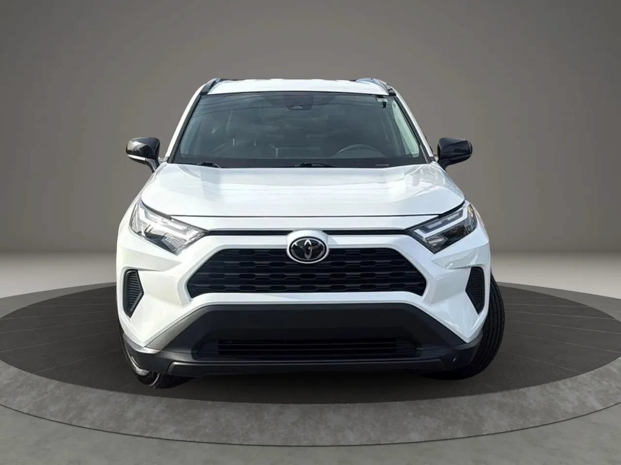 Used 2025 Toyota RAV4 LE AWD/4WD image 2