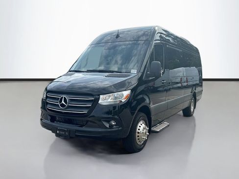 Used 2024 Mercedes-Benz Sprinter 3500 image 7