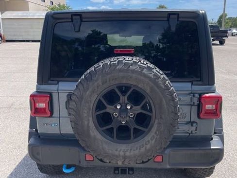 Used 2024 Jeep Wrangler Willys image 3