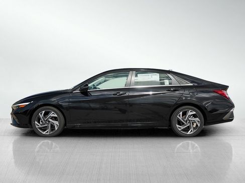 New 2026 Hyundai Elantra Limited FWD image 4