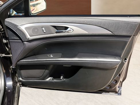 Used 2020 Lincoln MKZ FWD image 26