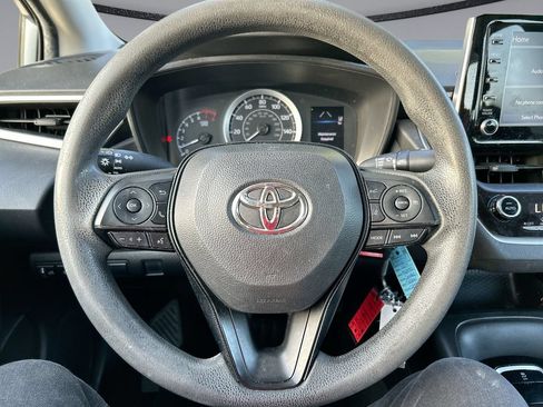 Used 2020 Toyota Corolla LE FWD image 14