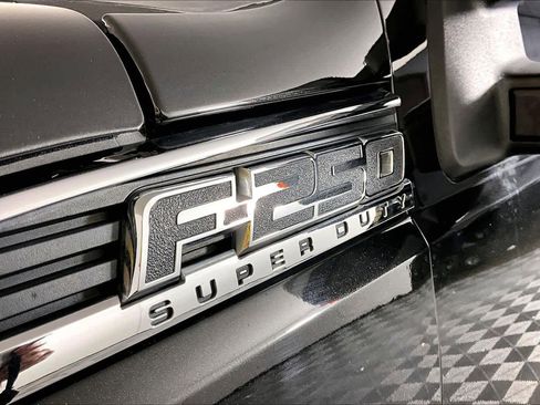 Used 2015 Ford F250 King Ranch w/ King Ranch w/Chrome Package image 29