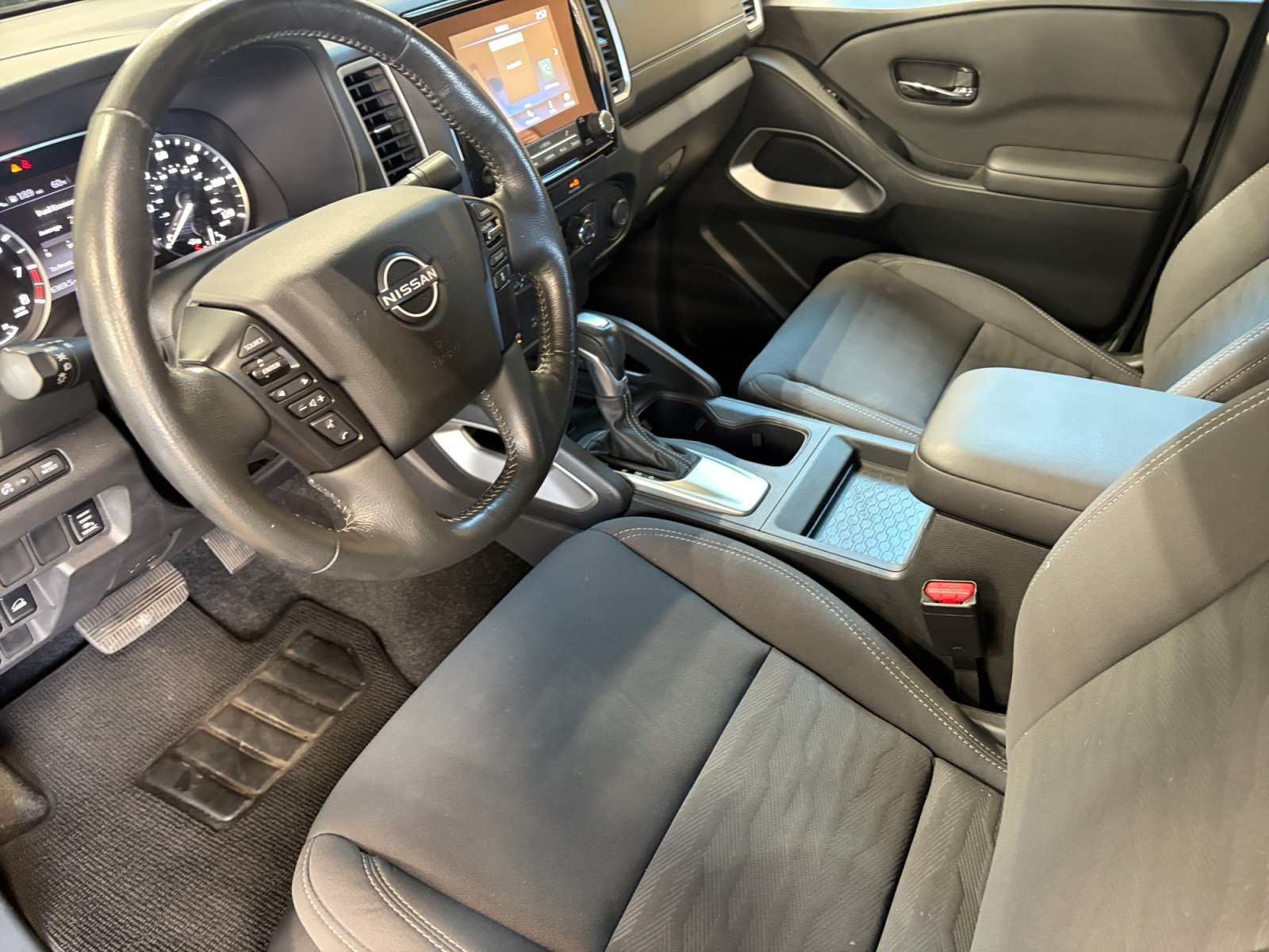 Used 2022 Nissan Frontier SV AWD/4WD image 14