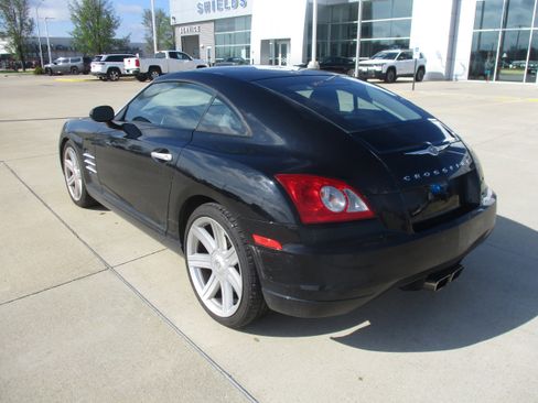 Used 2005 Chrysler Crossfire Limited RWD image 3