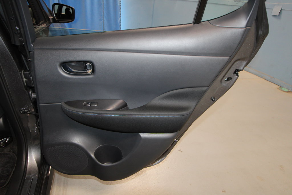 Used 2025 Nissan Leaf S FWD image 23