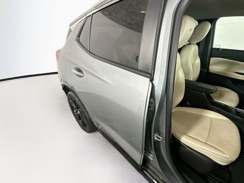 Used 2024 Buick Encore GX Sport Touring w/ Advanced Technology Package FWD image 28