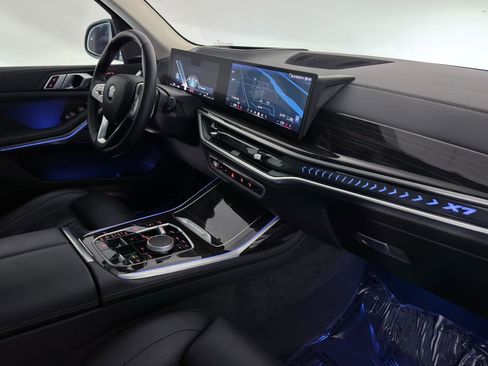 Used 2025 BMW X7 xDrive40i image 28