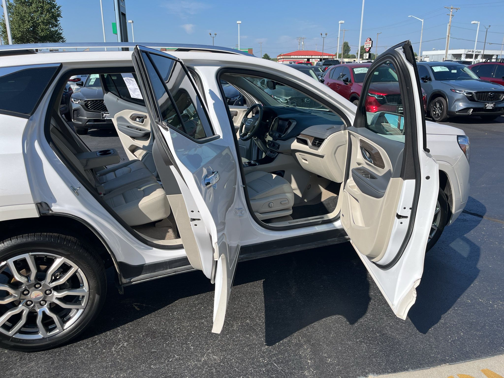 Used 2024 GMC Terrain Denali w/ Denali Premium Package AWD/4WD image 48