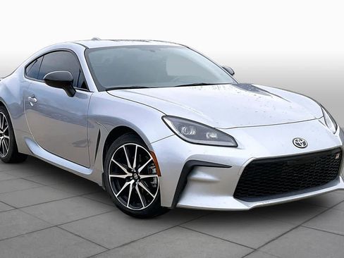 Used 2023 Toyota GR86 image 3