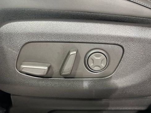 New 2026 Kia Carnival EX image 23