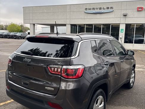 Used 2018 Jeep Compass Latitude w/ Popular Equipment Group AWD/4WD image 4