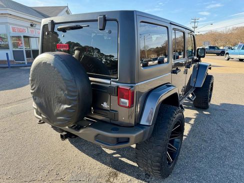 Used 2016 Jeep Wrangler Unlimited Sahara AWD/4WD image 5