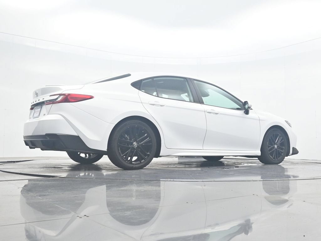 Used 2025 Toyota Camry SE FWD image 34