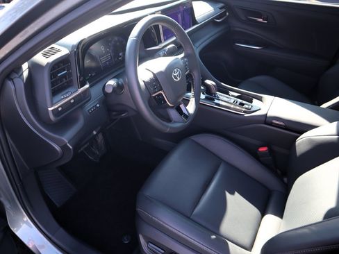 Used 2024 Toyota Crown Limited image 13