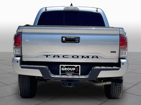Used 2022 Toyota Tacoma TRD Sport w/ TRD Premium Sport Package RWD image 5