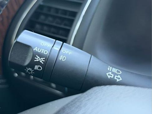 Used 2020 Nissan Armada Platinum w/ Captain's Chairs Package image 32