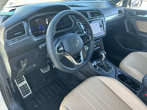 Used 2024 Volkswagen Tiguan SE R-Line FWD image 15