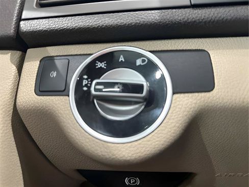 Used 2011 Mercedes-Benz C 300 4MATIC Sedan image 20