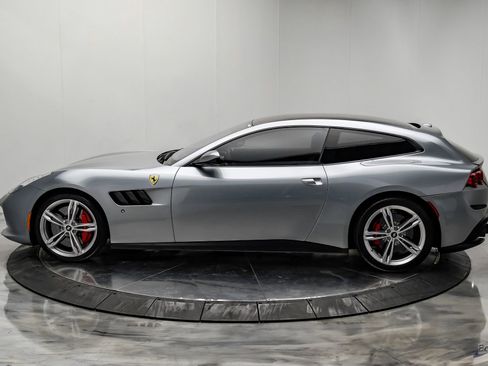 Used 2018 Ferrari GTC4Lusso AWD/4WD image 9