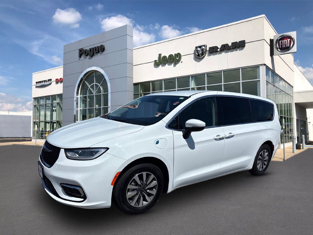 Used 2023 Chrysler Pacifica Touring-L FWD image 7