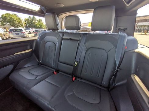 Used 2022 Land Rover Defender 90 X-Dynamic HSE AWD/4WD image 18