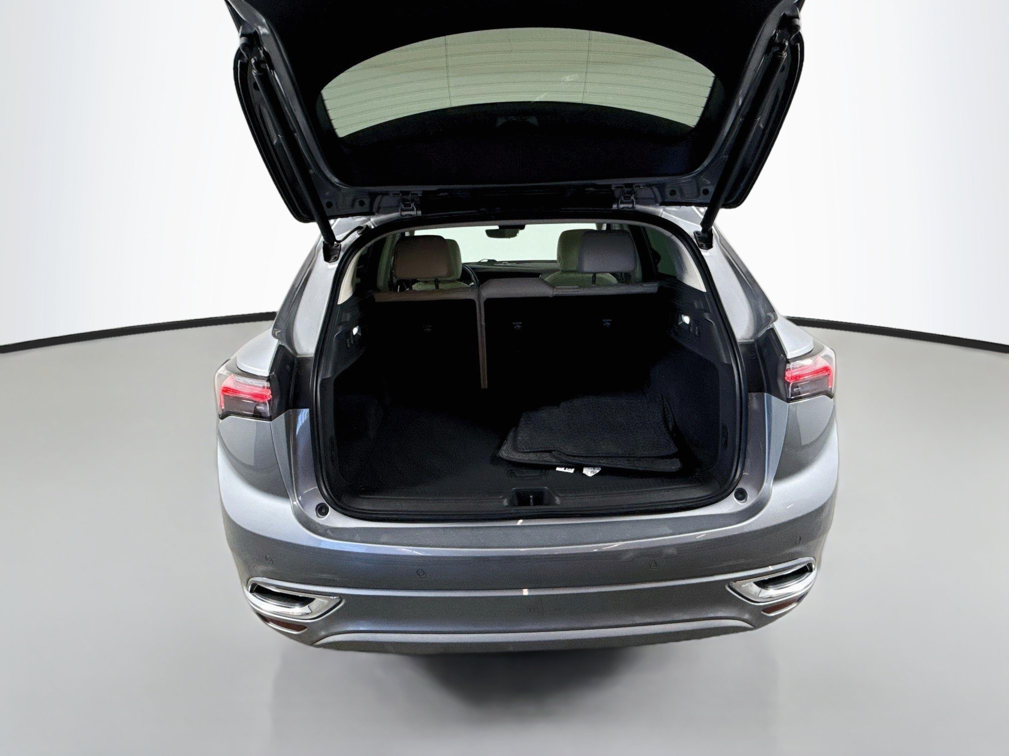 Used 2023 Buick Envision Avenir AWD/4WD image 26