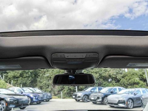 Used 2017 Mercedes-Benz C 300 Sedan image 12
