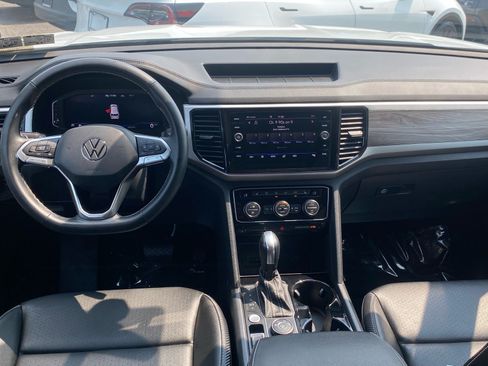 Certified 2023 Volkswagen Atlas Cross Sport SE w/ Panoramic Sunroof Package AWD/4WD image 10