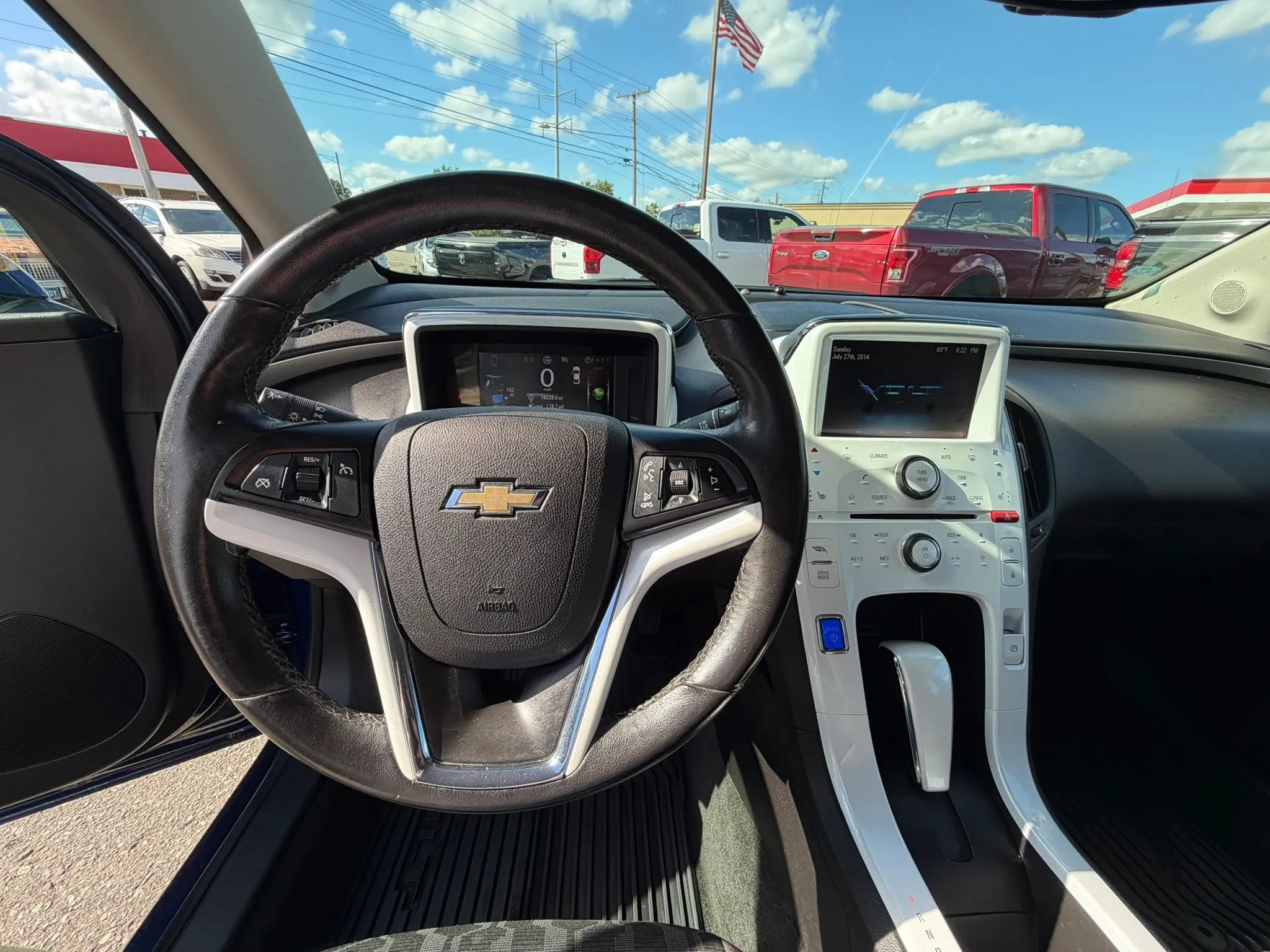 Used 2013 Chevrolet Volt w/ Comfort Package FWD image 16