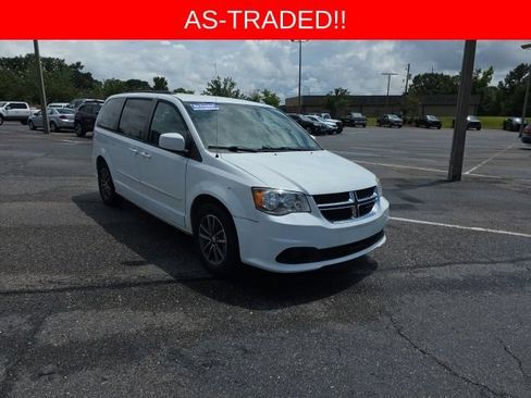 Used 2016 Dodge Grand Caravan SXT FWD image 1