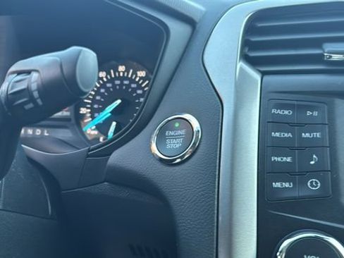 Used 2019 Ford Fusion S image 5