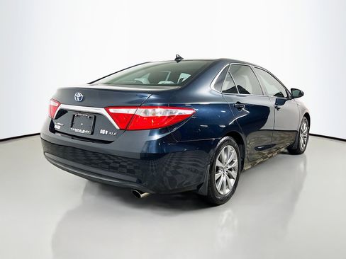 Used 2017 Toyota Camry XLE image 4
